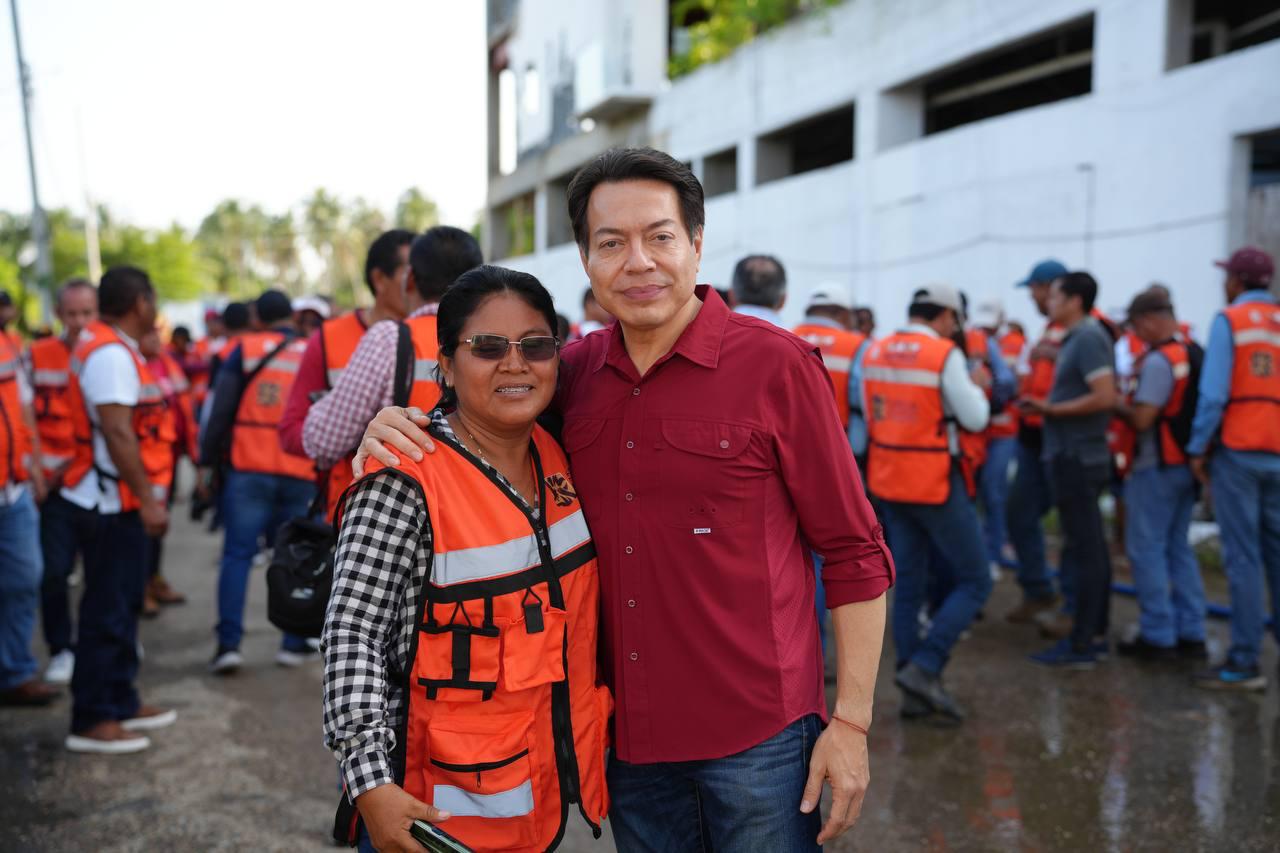 Encabeza titular de la SEP brigadas de limpieza en escuelas de Acapulco tras paso del huracn John